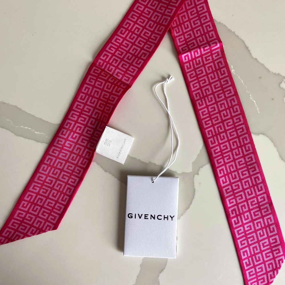 GIVENCHY 4G pink monogram jacquard 100% silk twilly / scarf BARBIE